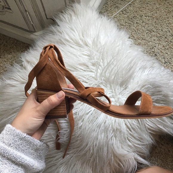 STEVE MADDEN LACEUP HEELS - Picture 2 of 4